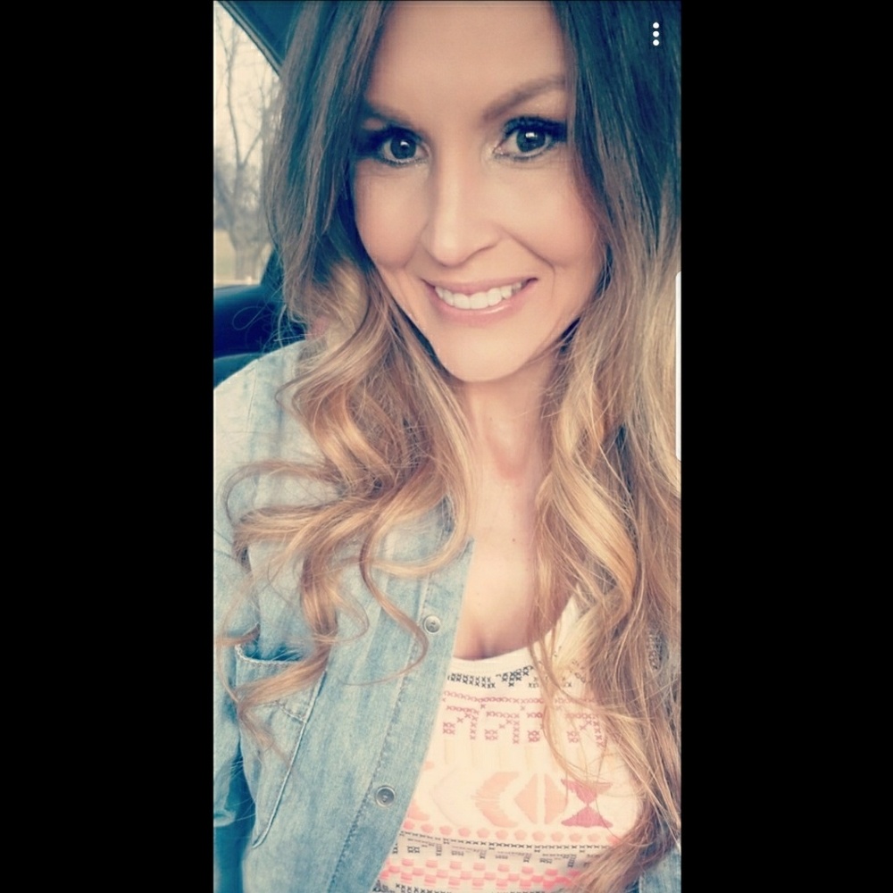 Meet your Posher, Corie